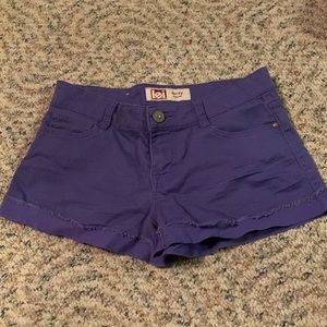 L.E.I Ashley lowrise, 7 regular, women’s purple jean shorts.